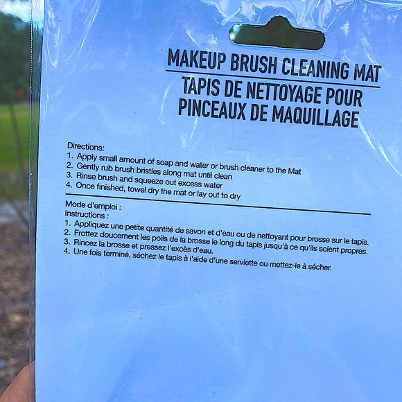 Makeup Brush Cleaning Mats: Pineapple, - Picture 4 of 5